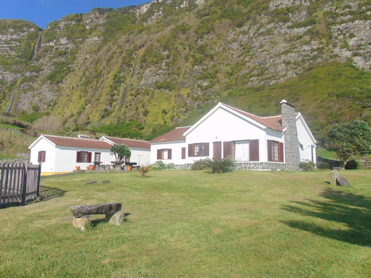 Вилла Casas Da Cascata Lajes das Flores Экстерьер фото